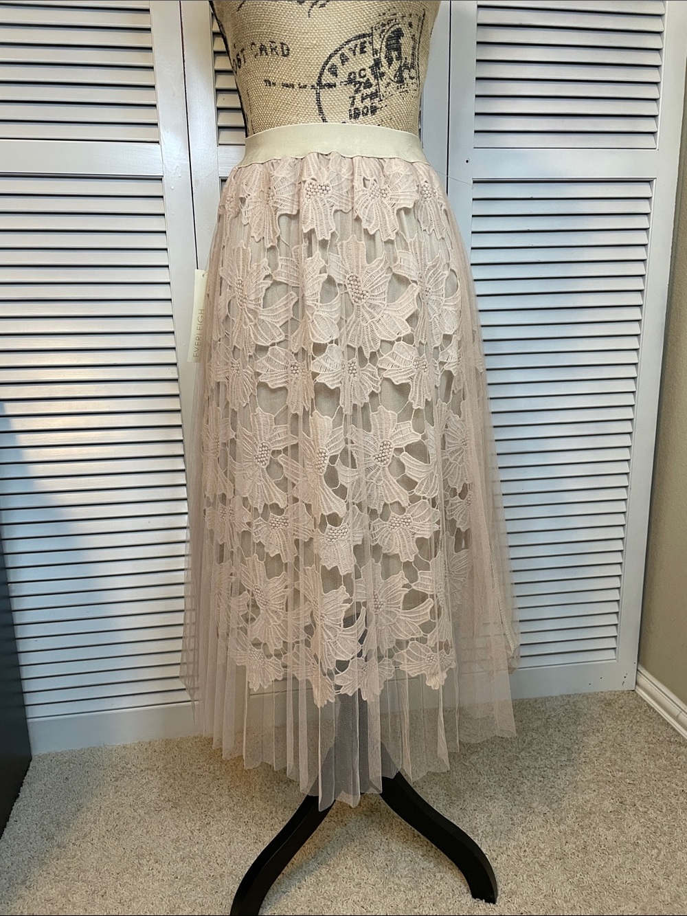 NWT - Everleigh Floral Lace Tulle Midi Skirt - Blush Pink